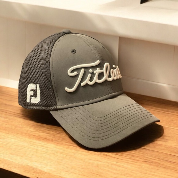 Titleist Pro V1 Front & Back Logo Embroidered Comfort Fit Spandex Cap! - Picture 6 of 9
